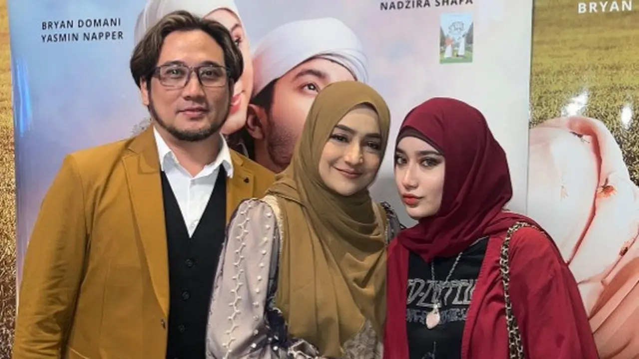 Potret Cindy Fatikasari, Tengku Firmansyah, dan Tengku  Syaira Anataya (Sumber: Instagram/cindyfatikasari18)