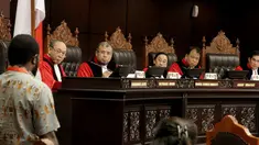Sampai saat ini persidangan sengketa Pilpres 2014 masih berlangsung.