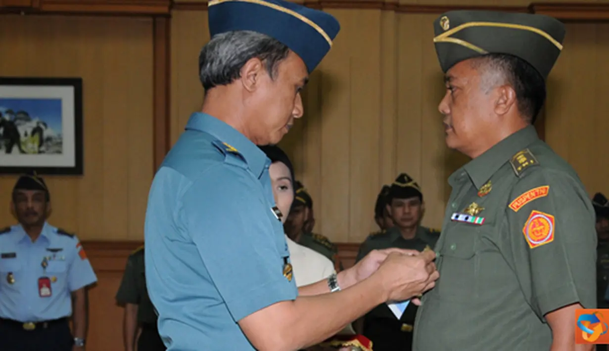 Citizen6, Cilangkap: Penataran yang di selenggarakan oleh Puspen TNI ini diikuti oleh 20 peserta, baik dari TNI dan PNS TNI, dan berlangsung selama satu bulan penuh. (Pengirim: Badarudin Bakri)