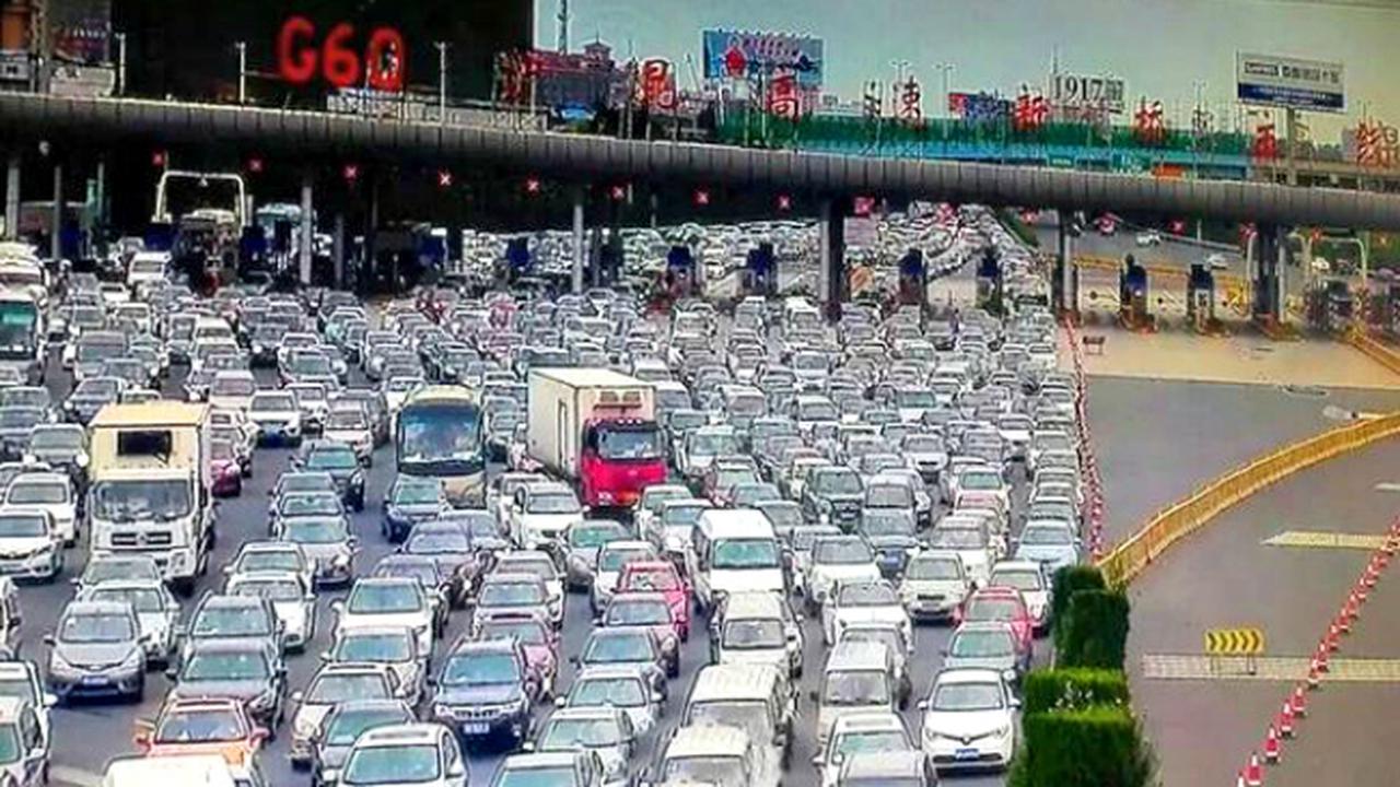 Macet Parah 50 Jalur (1)