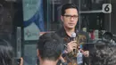 Juru Bicara KPK Febri Diansyah memberikan keterangan kepada wartawan di Gedung KPK, Jakarta, Senin (26/12/2019). Febri melepas jabatan Juru Bicara KPK dan memilih sebagai Kabiro Humas KPK. (merdeka.com/Dwi Narwoko)