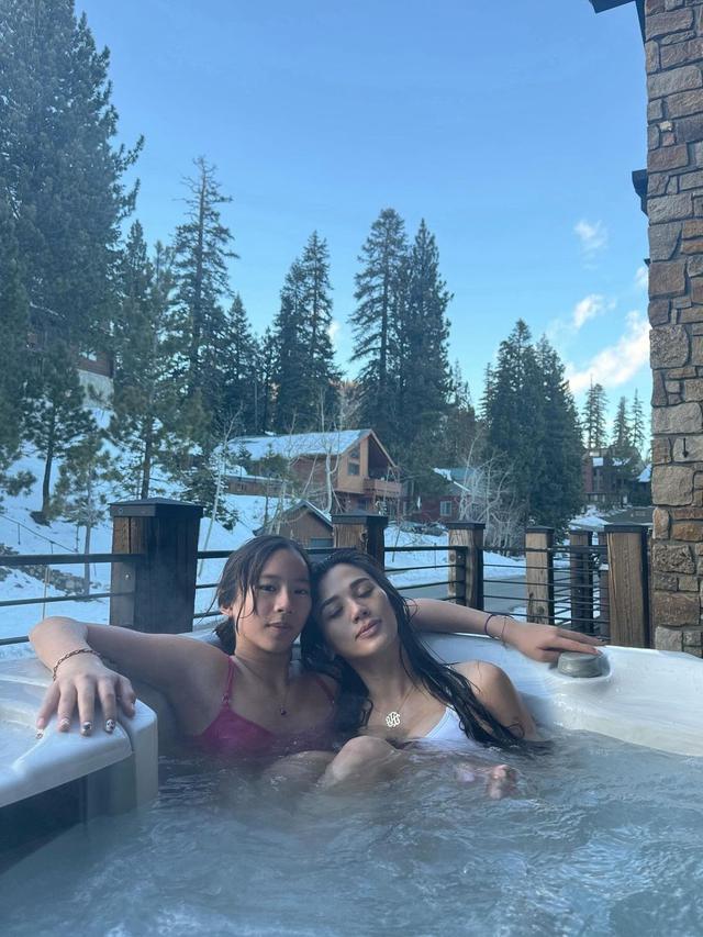 6 Potret Adinda Bakrie dan Kierra Ong, Putri Sulungnya yang Beranjak Remaja