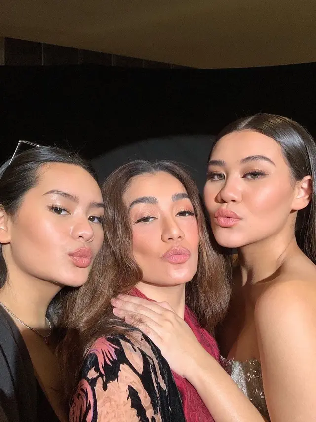 [Fimela] Aaliyah Massaid dan Zahwa Massaid