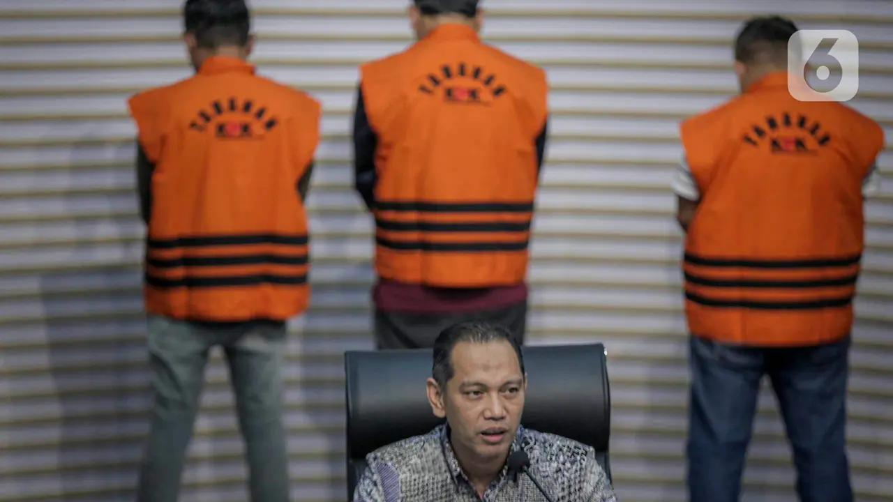 Bupati Labuhanbatu Erik Adtrada Ritonga Ditahan KPK