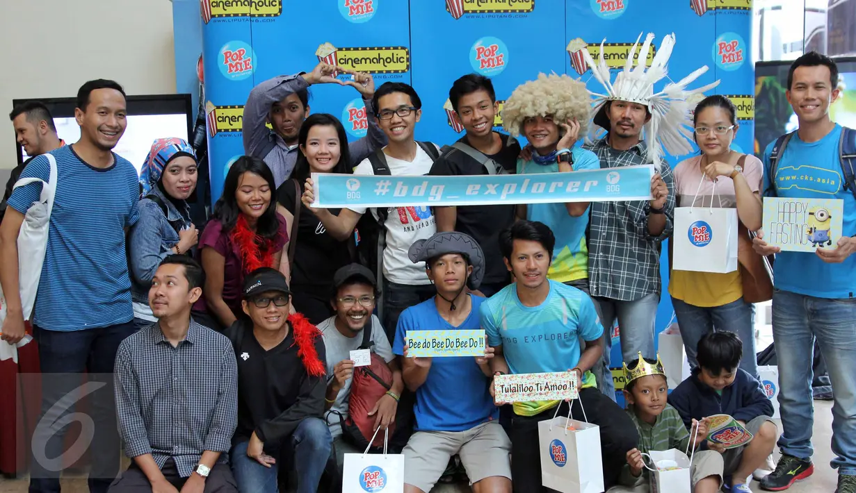 Antusias para Cinemaholic jelang menyaksikan film Minions di Blitz Megaplex Paris Van Java, Bandung, Sabtu (27/6/2015). (Liputan6.com/Helmi Afandi)