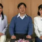 Pangeran Naruhito bersama dengan Putri Masako dan Putri Aiko dalam foto keluarga putra mahkota terbaru (AP)