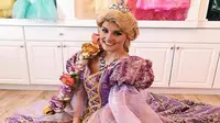 Ciptakan gaun Disney dengan buat heboh nitizen Jepang