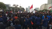 Aksi unjuk rasa sejumlah elemen mahasiswa di depan Gedung DPR RI. (Liputan6.com/Ady Anugrahadi)