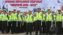 Ribuan personel polisi lalu lintas mengikuti apel Gelar Pasukan Ops Simpatik Jaya 2015 di Lapangan Ditlantas Polda Metro Jaya, Rabu (1/4/2015). (Liputan6.com/Herman Zakharia)