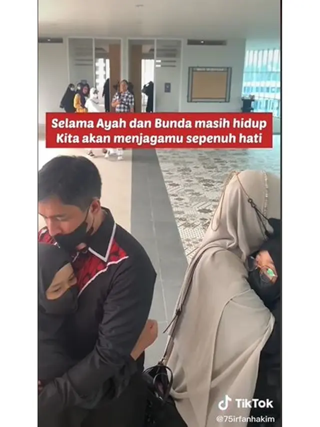 6 Momen Irfan Hakim Antar Putri Kembarnya Masuk Pesantren, Penuh Haru