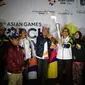 Sebuah momen spesial tercipta di Banyuwangi, Sabtu (21/7) malam. Yaitu, saat api Asian Games 2018 yang dibawa dari India, bertemu api biru Kawah Gunung Ijen