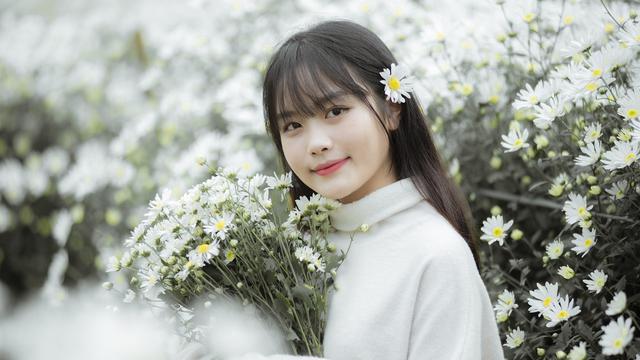 cantik bahagia tersenyum santai single mandiri imut bunga