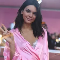 Namun sepertinya para penggemar tak menyukainya dan mulai menyalahkan kekalahan tim kesukaan mereka pada kutukan keluarga Kardashian. (Sports Illustrated)