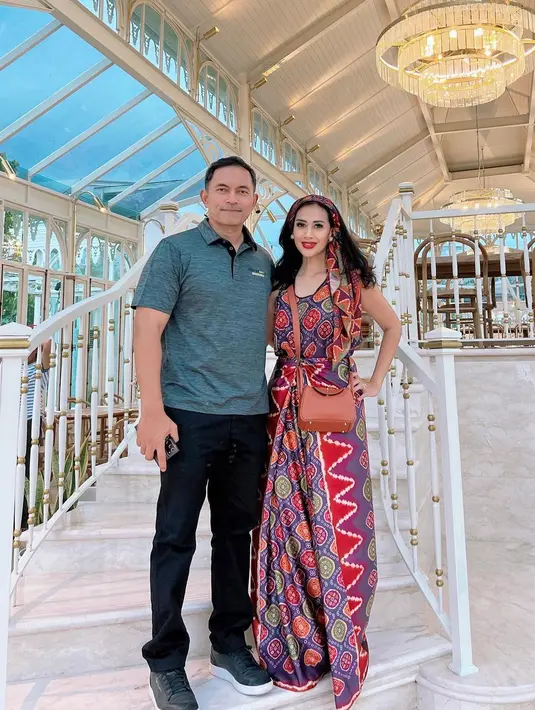 Hari berikutnya, Diah Permasatasi memutuskan pacaran bersama suami dengan wisata kuliner [@dps_diahpermatasari]