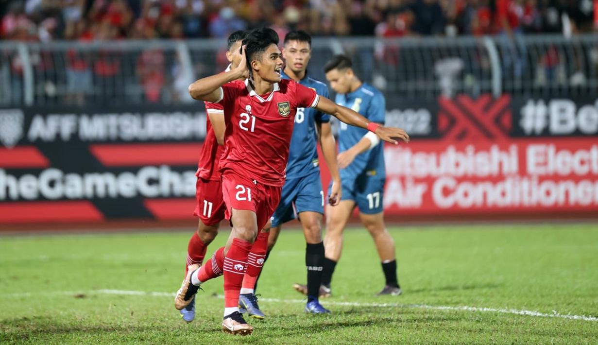 Pesepak bola Timnas Indonesia Ramadhan Sananta melakukan selebrasi usai mencetak gol ke gawang Brunei Darussalam dalam pertandingan Grup A Piala AFF 2022 di Stadion Kuala Lumpur, Malaysia, Senin (26/12/2022). Indonesia mengalahkan Brunei Darussalam dengan skor 7-0. (Liputan6.com/PSSI)