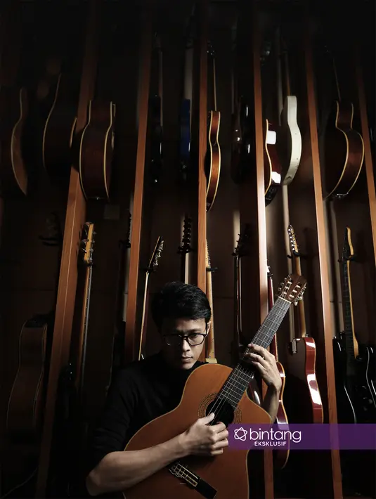 Banyaknya grup yang digarap, sebagai bentuk eksperimennya dalam menuangkan idealisme dalam bermusik. Baginya, ia hanya ingin serius dengan grup yang sedang digagas. Tanpa menonjolkan salah satunya. (Bambang E. Ros/Bintang.com)