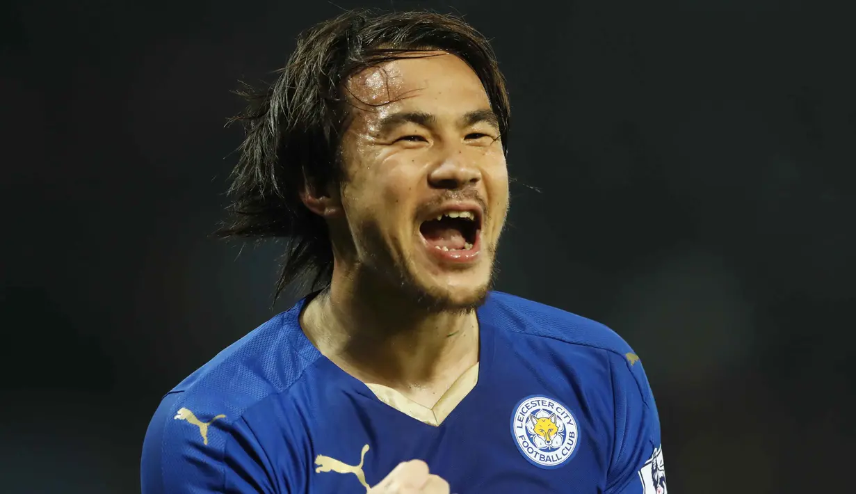 Shinji Okazaki menjadi pencetak satu-satunya untuk Leicester City saat melawan Newcastle United pada lanjutan liga Inggris pekan ke-30 di Stadion King Power, Senin (14/3/2016) WIB.  (Reuters / John Sibley)