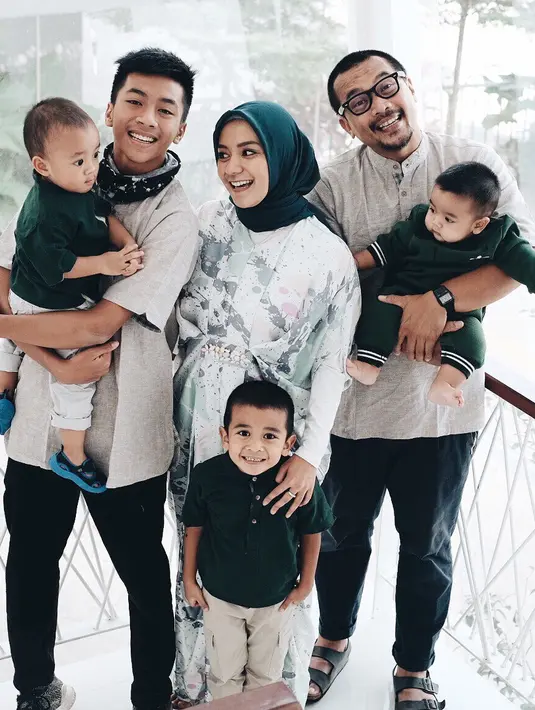 Seperti diketahui, tiga anak Enno Lerian masih kecil-kecil. Sedangkan anak pertamanya, Bumi Pradipa Pria Untara sudah berusia 15 tahun. Sedangkan tiga Abimanyu Praja Soesetyo (5), Nararya Aliy Soesetyo (2), Gema Tyaga Soesetyo (6 bulan).