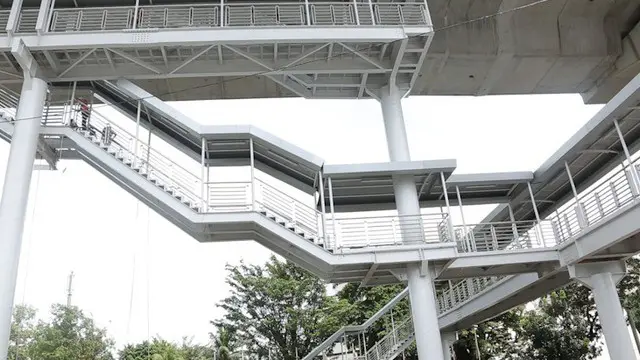 ENAM PLUS: Ini Jembatan Penyeberangan Trunojoyo yang Bikin Netizen Heboh