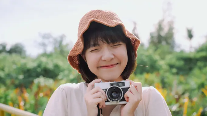 senyum bahagia