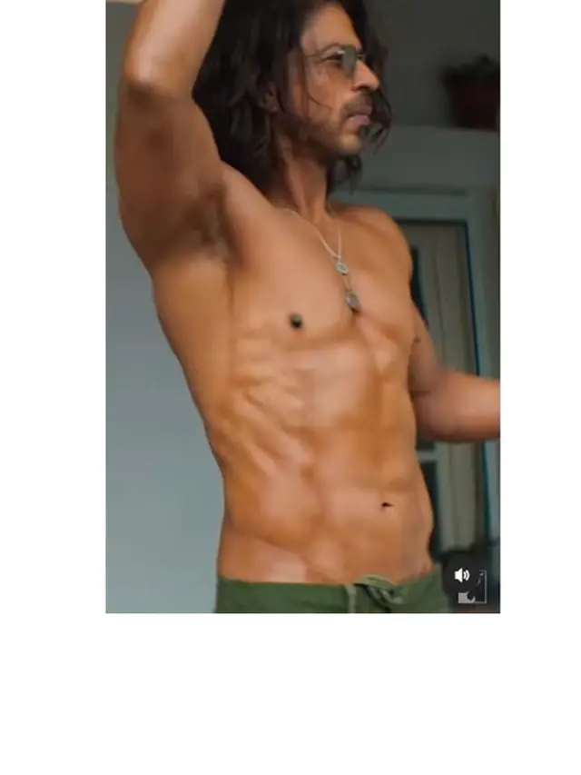7 Potret Terbaru Shahrukh Khan Pamer Perut 8 Pack di Usia 57 Tahun, Curi Perhatian