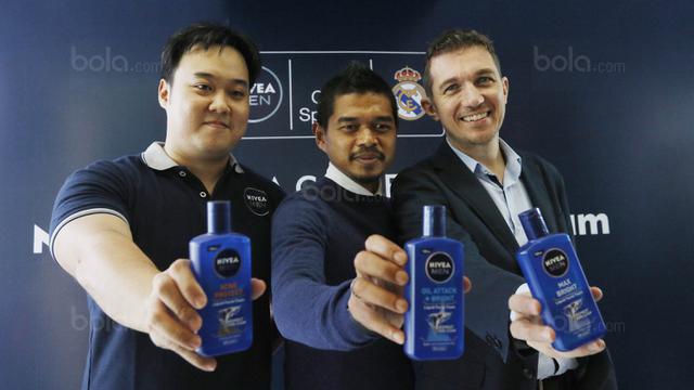 Bambang Pamungkas Launching Produk Baru Nivea Men