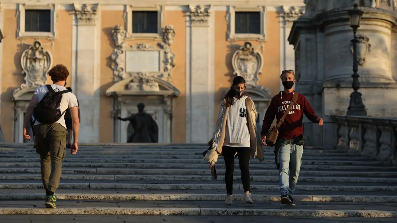 FOTO: Kasus COVID-19 di Italia Tembus Satu Juta
