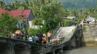 Ilustrasi jembatan ambruk di Solok Selatan. (Liputan6.com/ Novia Harlina)