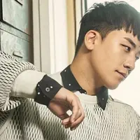 Lewat konser solonya, Seungri mengaku bahwa ia sangat merindukan anggota yang lain. (Soompi)