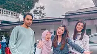 Achmad Megantara bersama Cut Syifa, Demmy Febriana dan Raya Kohandi (Foto: Instagram/@demmyfebriana)