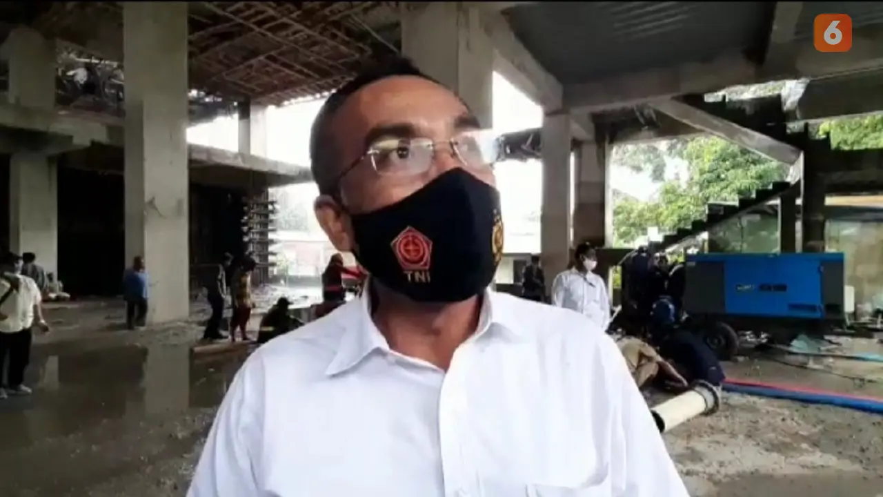 Direktur Resserse Kriminal Khusus Polda Sulsel, Kombes Pol Widoni Fedri mengatakan pihaknya sedang menyelidiki nyanyian Kasmin terkait kasus dugaan korupsi pengelolaan bansos COVID-19 di Dinsos Sulsel (Liputan6.com/ Eka Hakim)