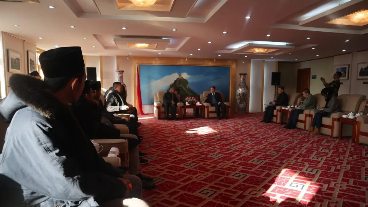 Para santri mengikuti dialog keagamaan di China.