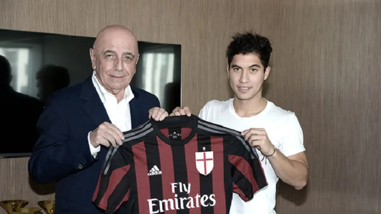 Baru Dibeli Milan, Bek Muda Ini Takut Dipinjamkan