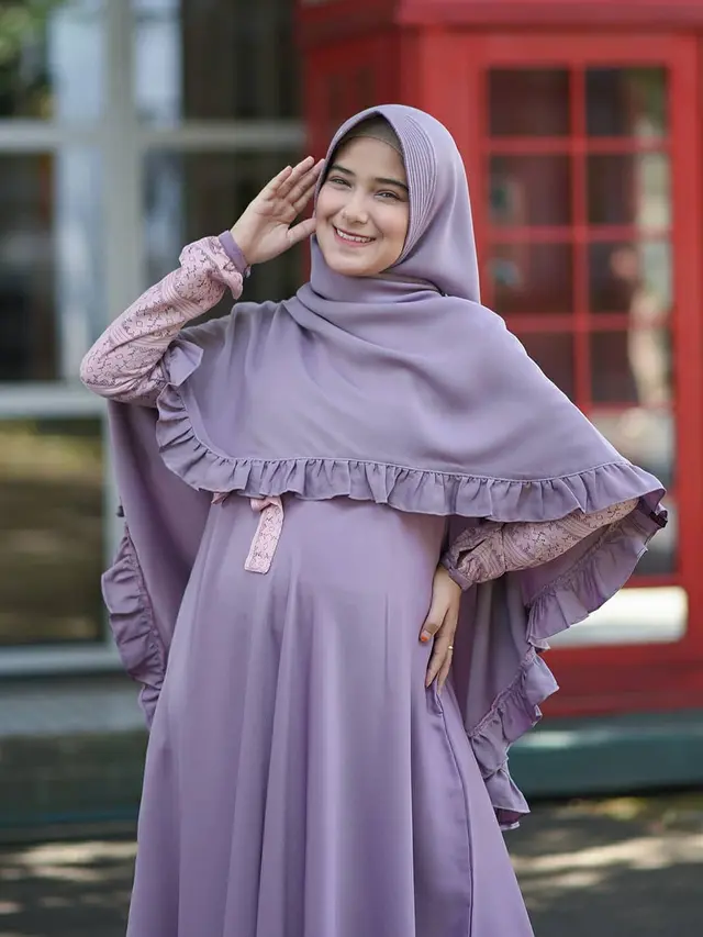 6 Potret Terbaru Nadya Mustika Pakai Gamis, Baby Bumpnya Kian Terlihat