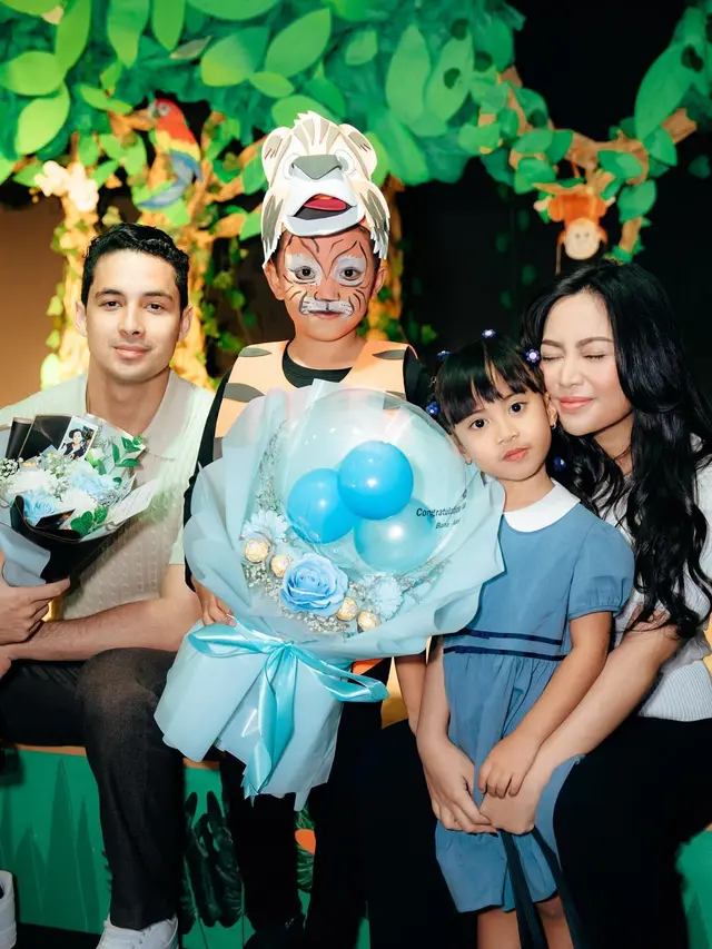 7 Potret Rachel Vennya dan Okin di Acara Sekolah Anak, Ada Salim Nauderer