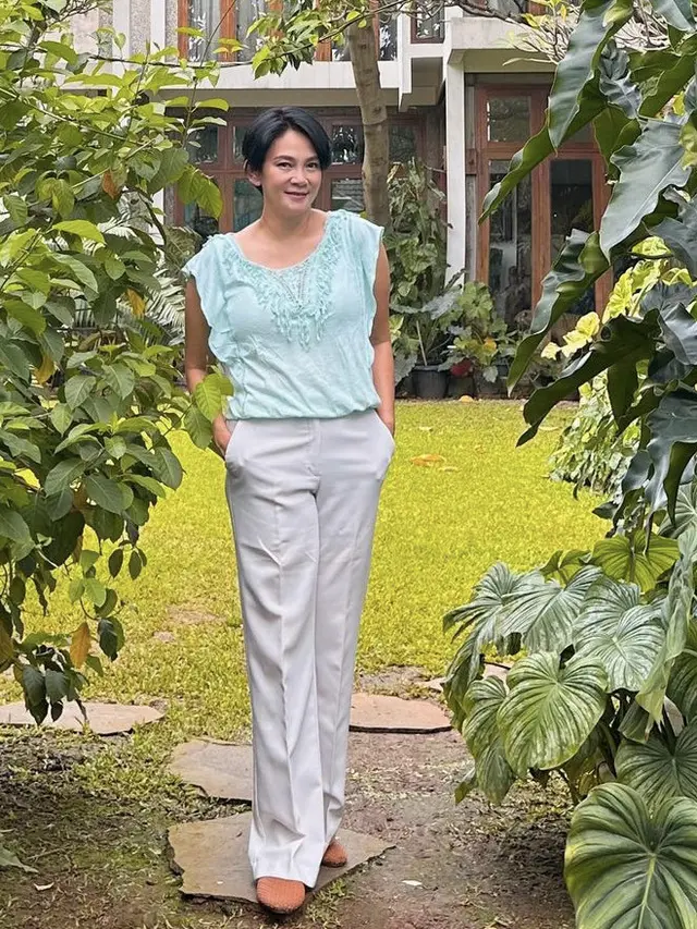 Tampilan Dian Nitami di Usia 51 Tahun