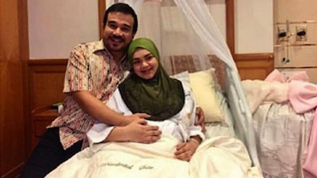 Siti Nurhaliza dan suami/copyright instagram/ctdk