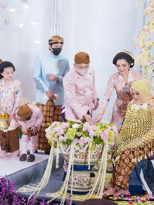 Tujuh bulanan Aurel Hermansyah (Instagram/ashanty_ash)