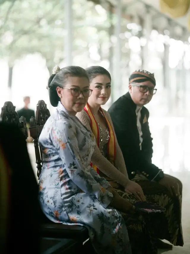 Celine Evangelista berkebaya (Instagram/celine_evangelista)