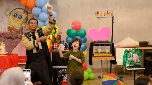 Dian Ayu ultah ke-37 (Instagram/dianayulestari)