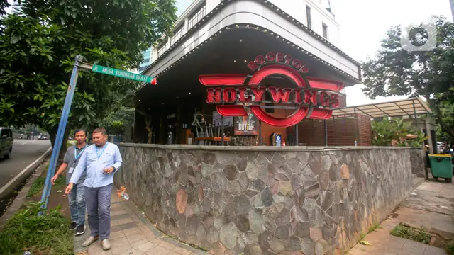 Izin Usaha Kafe Holywings Dicabut