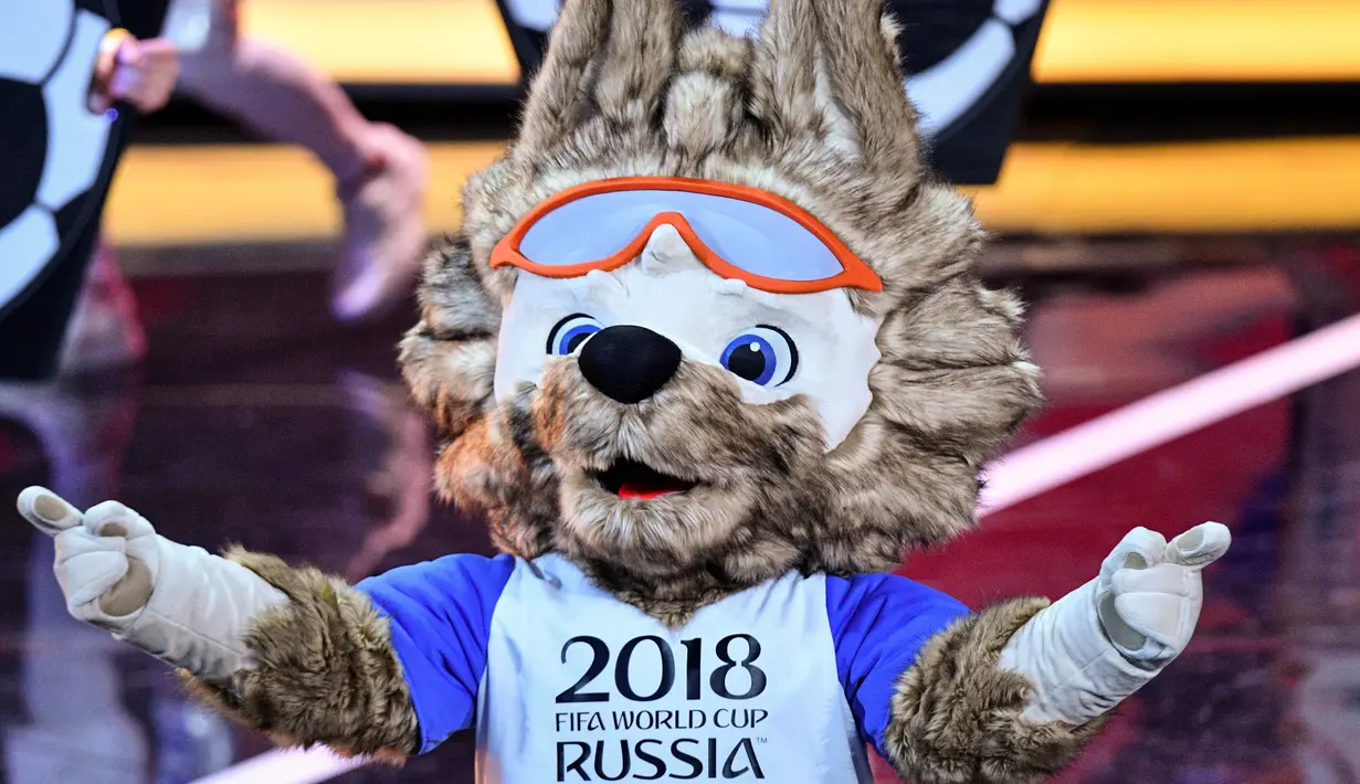 Maskot Piala Dunia 2018, Zabivaka saat tampil pada ajang undian Piala Dunia 2018 di State Kremlin Palace, Moscow, (1/12/2017). Piala Dunia 2018 berlangsung sejak 14 Juni hingga 15 Juli 2018 di Rusia. (AFP/Mladen Antonov)
