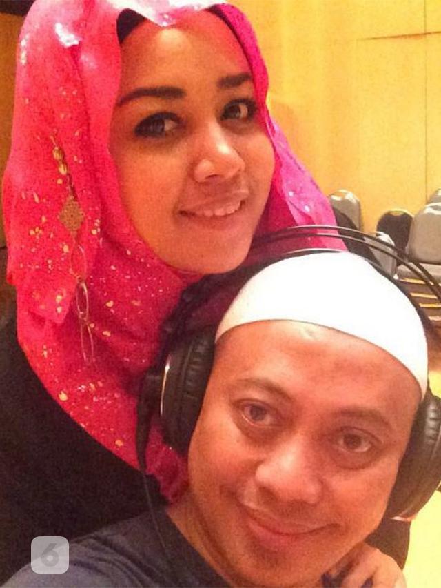 [Bintang] Dian Rositaningrum, istri Opick