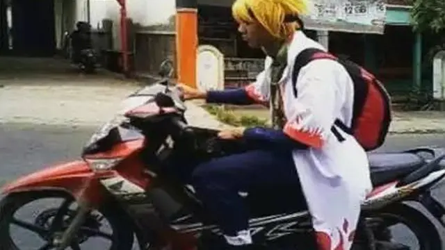 7 Potret Nyeleneh Ketemu Wibu di Tempat Umum Ini Bikin Tepuk Jidat