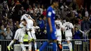 Para pemain Real Madrid melakukan selebrasi usai menumbangkan Almeria 4-0 dalam laga lanjutan La Liga Spanyol di stadion Santiago Bernabeu, Madrid, (13/4/2014). (AFP PHOTO/PIERRE-PHILIPPE Marcou)