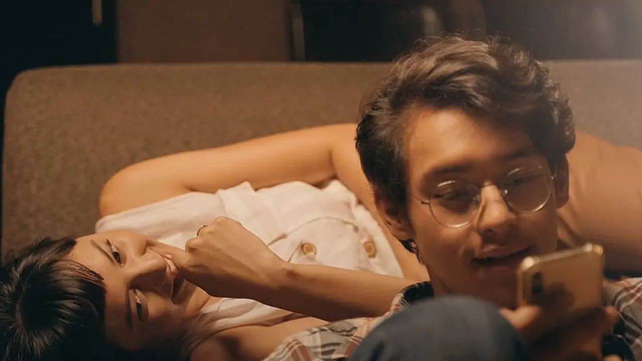 7 Potret Aurelie Moeremans dengan Ardhito Pramono yang Main Film Bareng