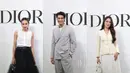 Pembukaan kembali butik Dior Plaza Indonesia dirayakan dengan acara koktail pada akhir pekan lalu. Sederet public figure turut meramaikan acara tersebut dengan tampilan menawan khas Dior bernuansa netral.