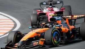 Lando Norris Segel Pole F1 GP Spanyol 2026, Cuma Unggul 0,011 Detik!