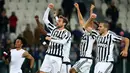 Pemain Juventus merayakan kemenangan atas Genoa dalam lanjutan Serie A Italia di Stadion Juventus, Turin, Kamis (4/2/2016) dini hari WIB. (AFP/Marco Bertorello)