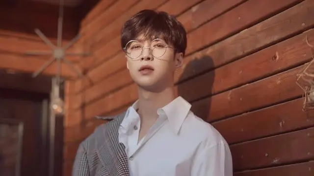 [Bintang] Kerap Diganggu Haters, Lay EXO Ambil Langkah Tegas